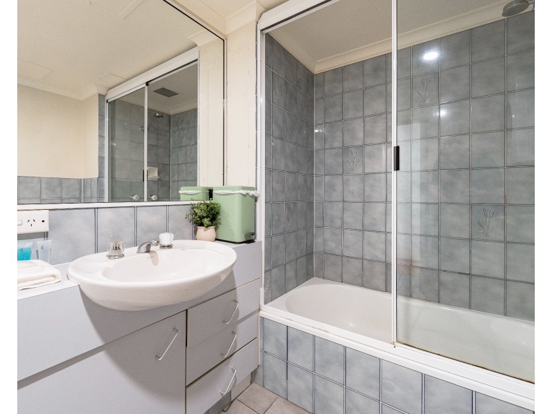 23/32 Beach Parade, Surfers Paradise QLD 4217