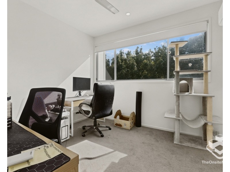 ID:21174409/ 76 Settlement Road, The Gap QLD 4061