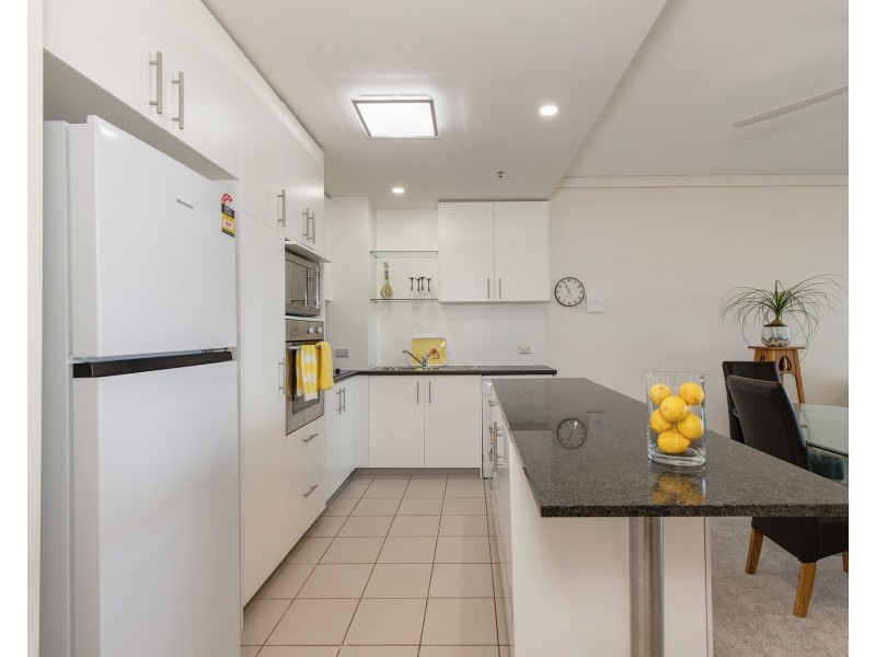 905/360 Marine Parade, Labrador QLD 4215