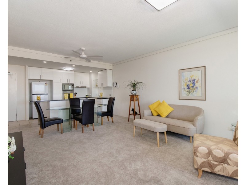 905/360 Marine Parade, Labrador QLD 4215