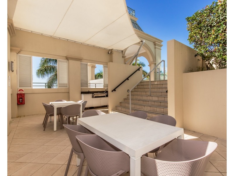 905/360 Marine Parade, Labrador QLD 4215