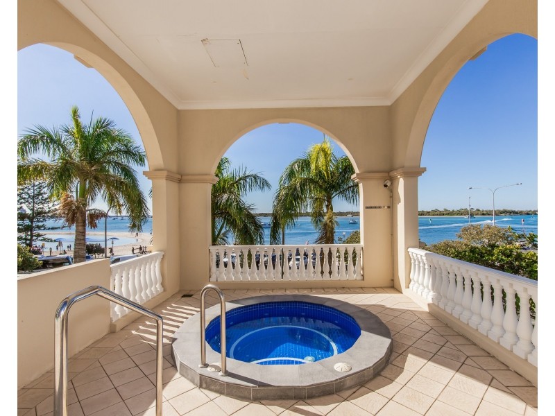 905/360 Marine Parade, Labrador QLD 4215