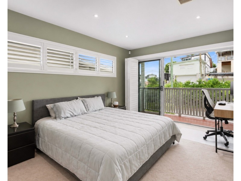 27 Waverley Road, Camp Hill QLD 4152