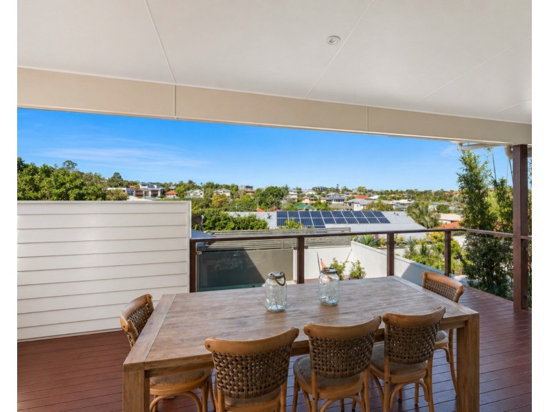 27 Waverley Road, Camp Hill QLD 4152