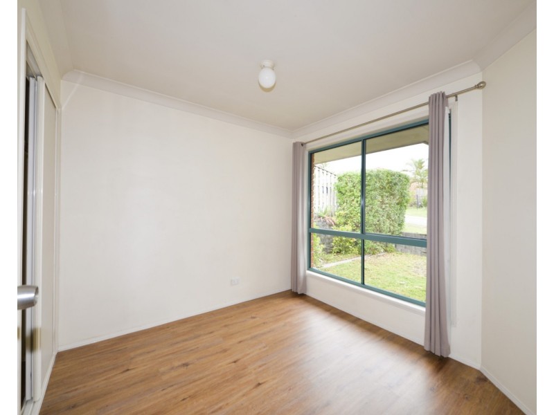 4 Beauchamp Street, Seventeen Mile Rocks QLD 4073