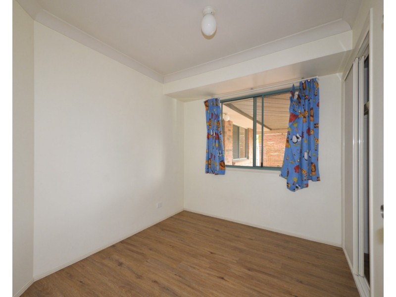 4 Beauchamp Street, Seventeen Mile Rocks QLD 4073