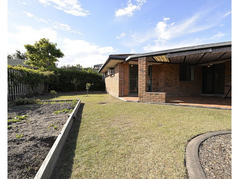 4 Beauchamp Street, Seventeen Mile Rocks QLD 4073
