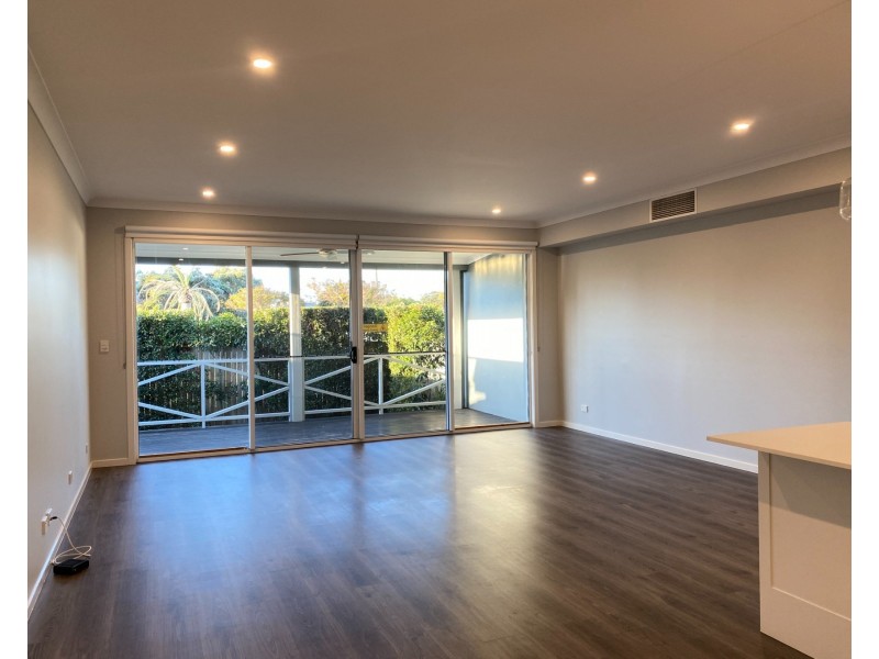1/31 Milton Avenue, Paradise Point QLD 4216