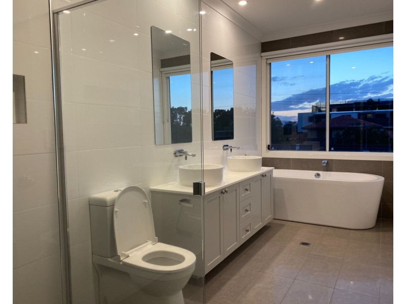 1/31 Milton Avenue, Paradise Point QLD 4216