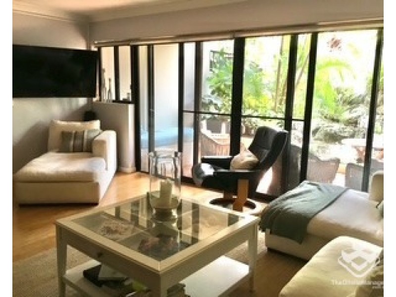 ID:21174981/ 1 Great Hall Drive Great Hall Drive, Miami QLD 4220