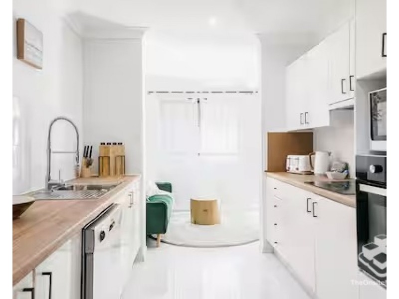 ID:21175011/ 1 Great Hall Drive, Miami QLD 4220