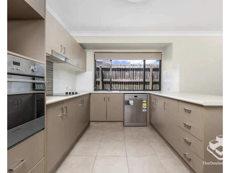 8 Schoffield Court, Redbank Plains QLD 4301