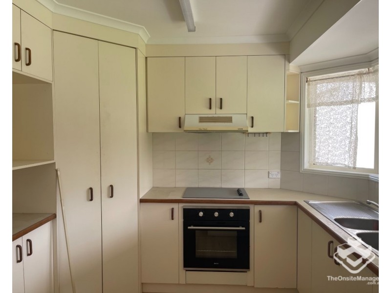 6 Shoreline Court, Urangan QLD 4655