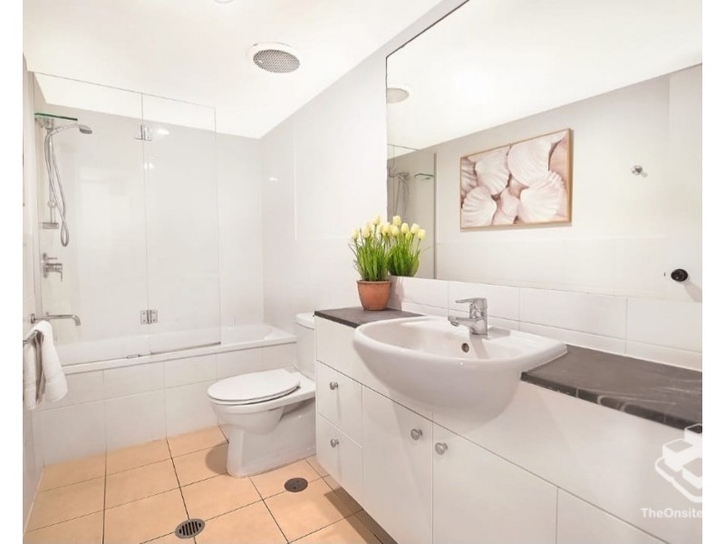 ID:21175256/21-31 Cypress Avenue, Surfers Paradise QLD 4217