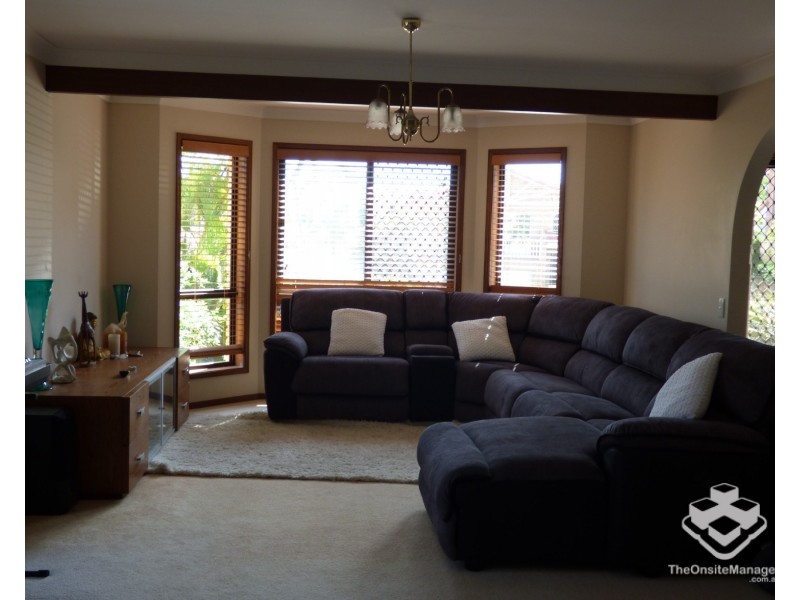 22 Kilmorey Street, Carindale QLD 4152