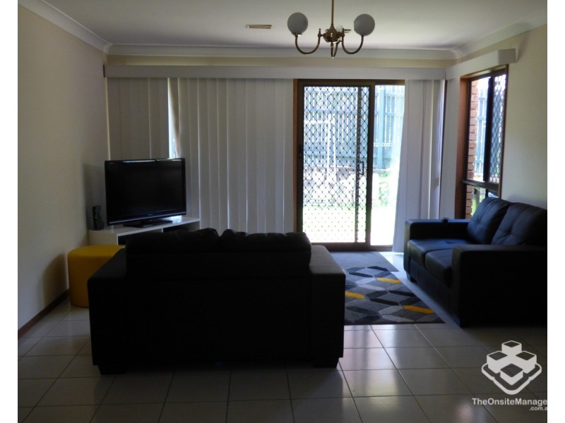 22 Kilmorey Street, Carindale QLD 4152