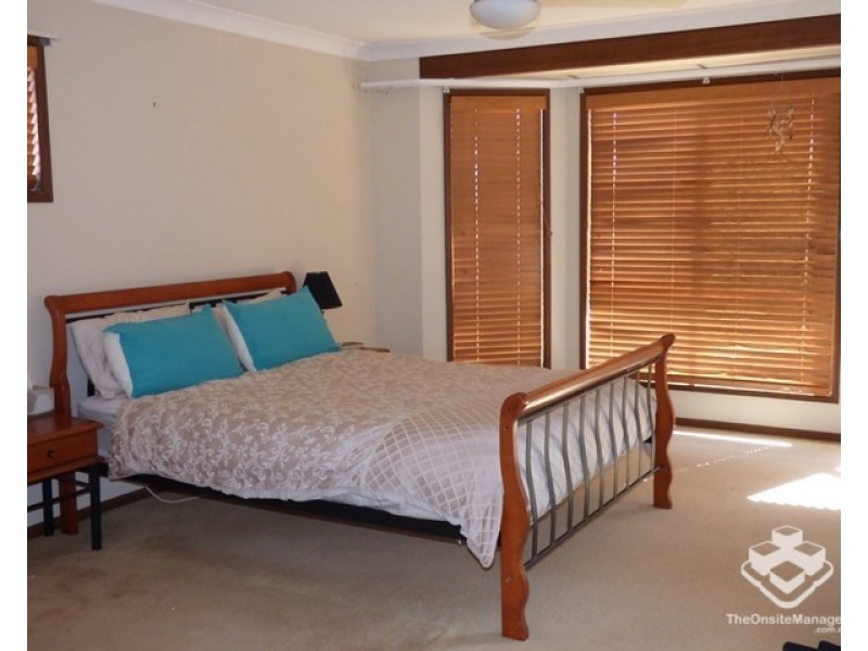 22 Kilmorey Street, Carindale QLD 4152