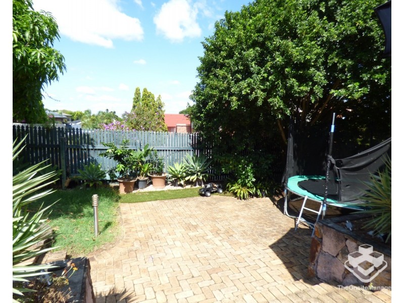 22 Kilmorey Street, Carindale QLD 4152