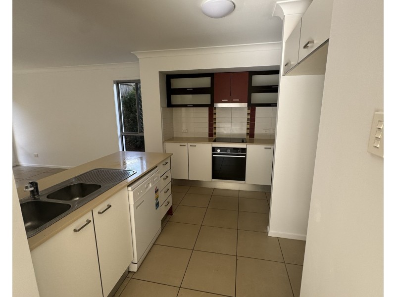 20 Whitsunday Place, Redland Bay QLD 4165