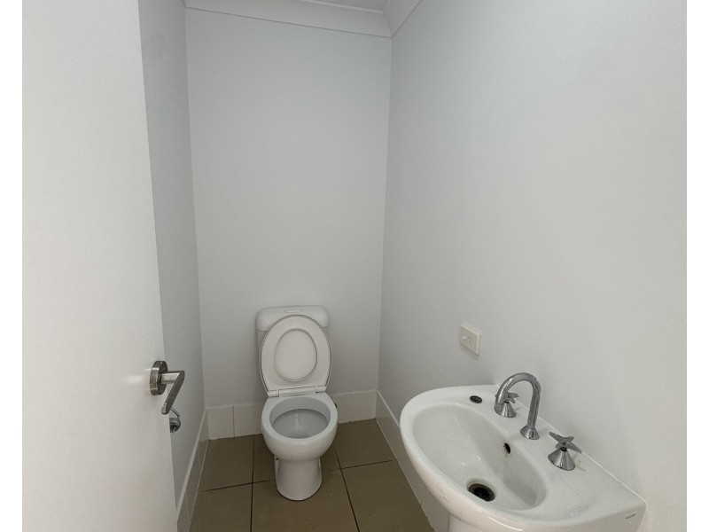 20 Whitsunday Place, Redland Bay QLD 4165