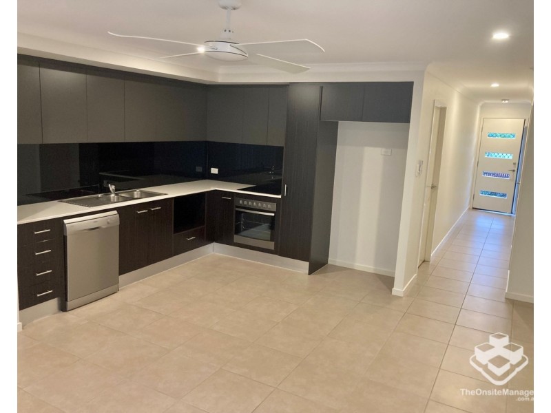 95/370 Gainsborough Drive, Pimpama QLD 4209
