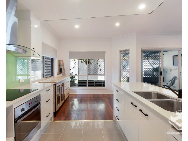 12 Winslow Court, Oxenford QLD 4210