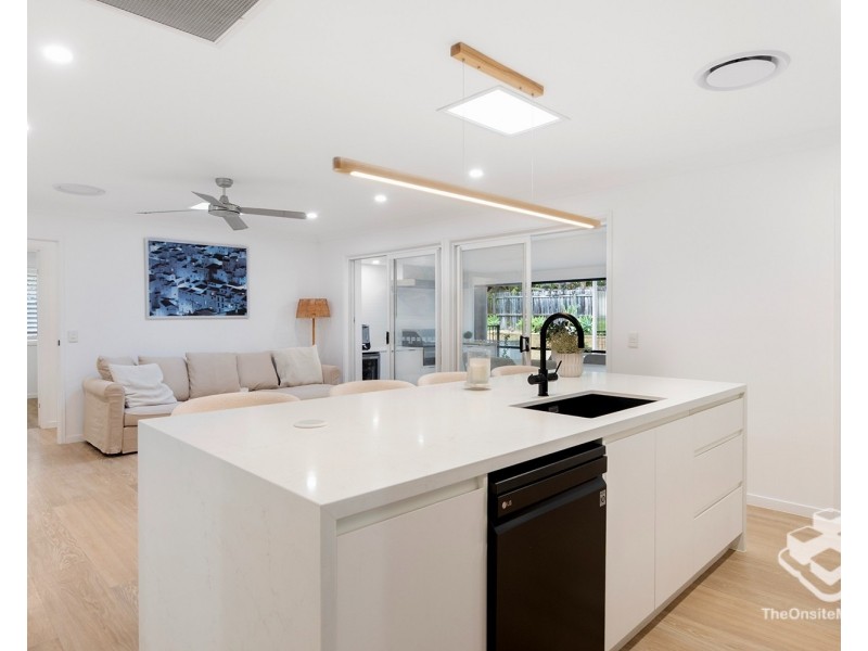27 Lismore Drive, Helensvale QLD 4212