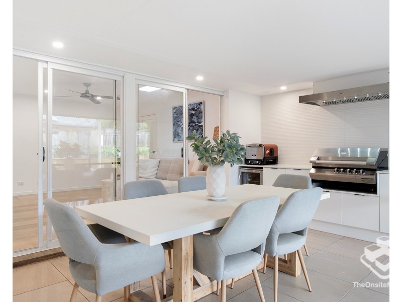 27 Lismore Drive, Helensvale QLD 4212