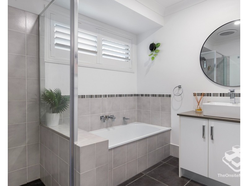 27 Lismore Drive, Helensvale QLD 4212