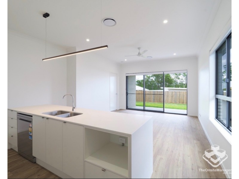 12 Hewing Place, Park Ridge QLD 4125