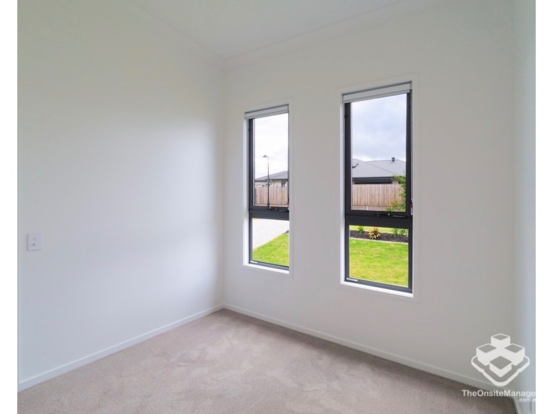 12 Hewing Place, Park Ridge QLD 4125