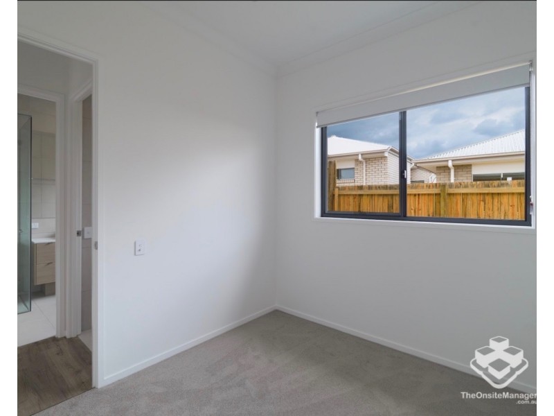 12 Hewing Place, Park Ridge QLD 4125