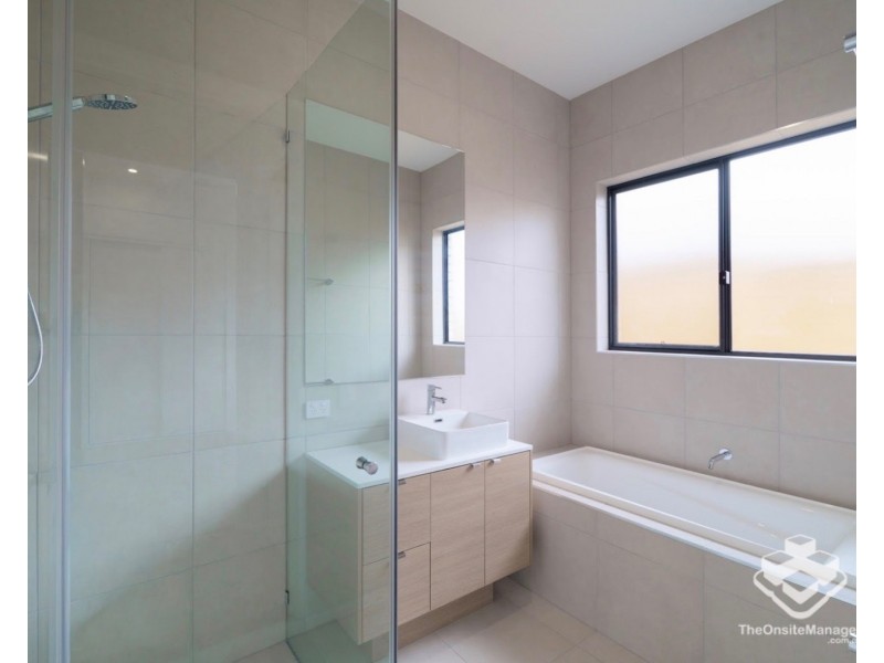 12 Hewing Place, Park Ridge QLD 4125