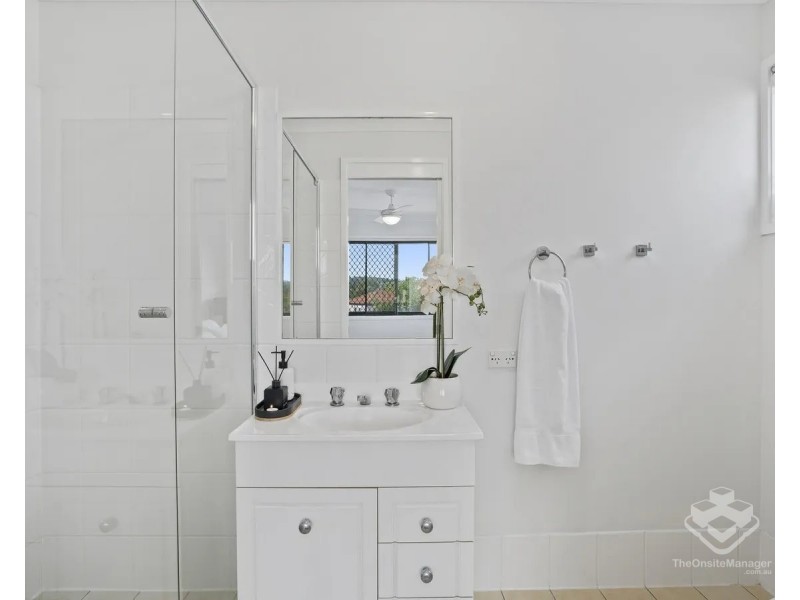 20/141 Pacific Pines Boulevard, Pacific Pines QLD 4211