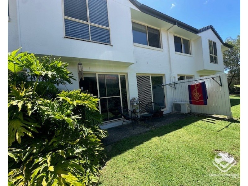 15/3 Arundel Drive, Arundel QLD 4214