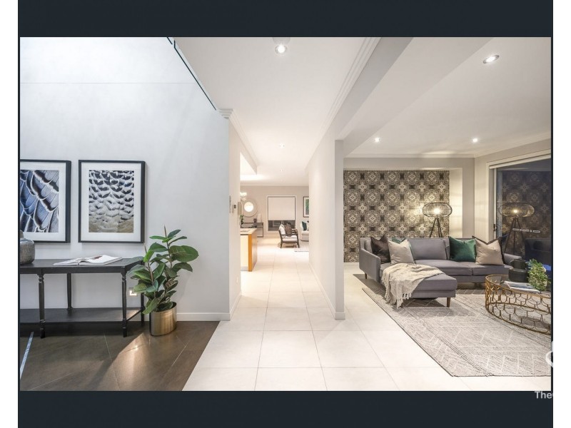 393 INDOOROOPILLY ROAD, Indooroopilly QLD 4068
