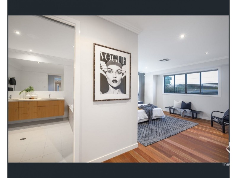 393 INDOOROOPILLY ROAD, Indooroopilly QLD 4068