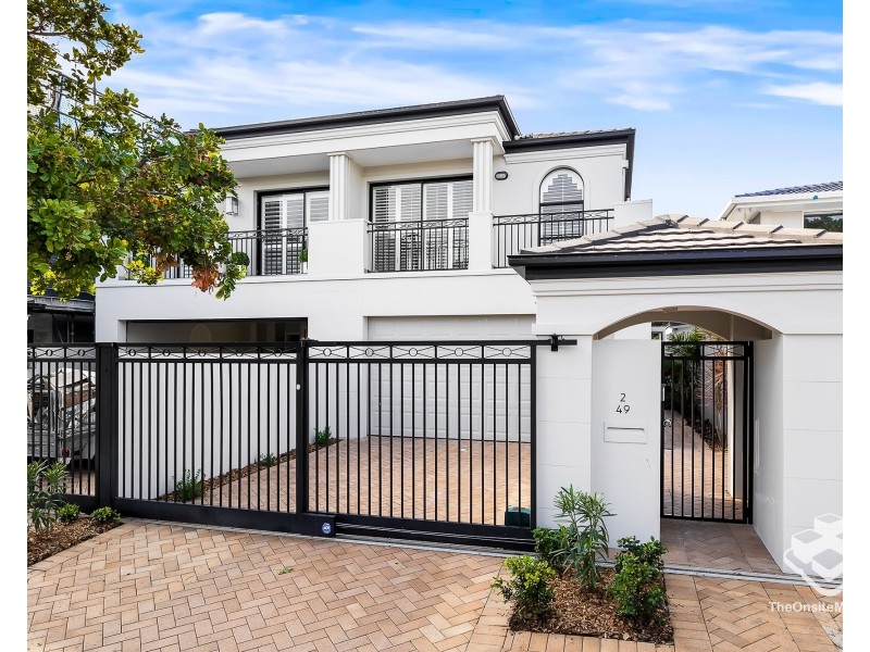 2/49 Cronin Avenue, Main Beach QLD 4217