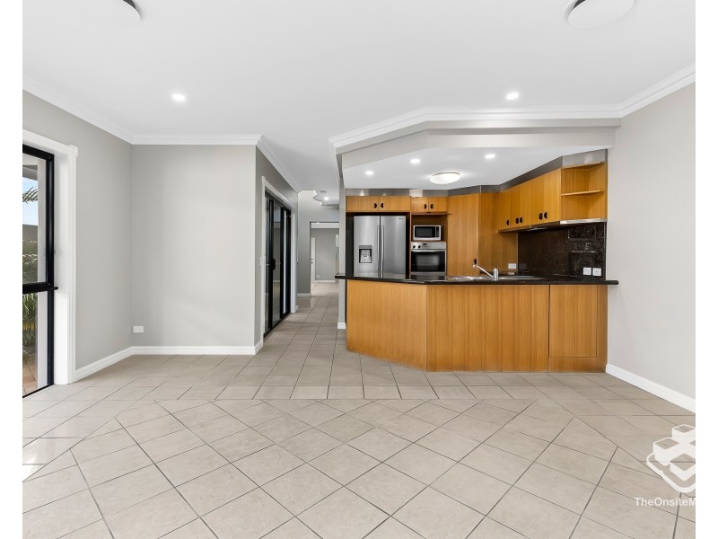 2/49 Cronin Avenue, Main Beach QLD 4217