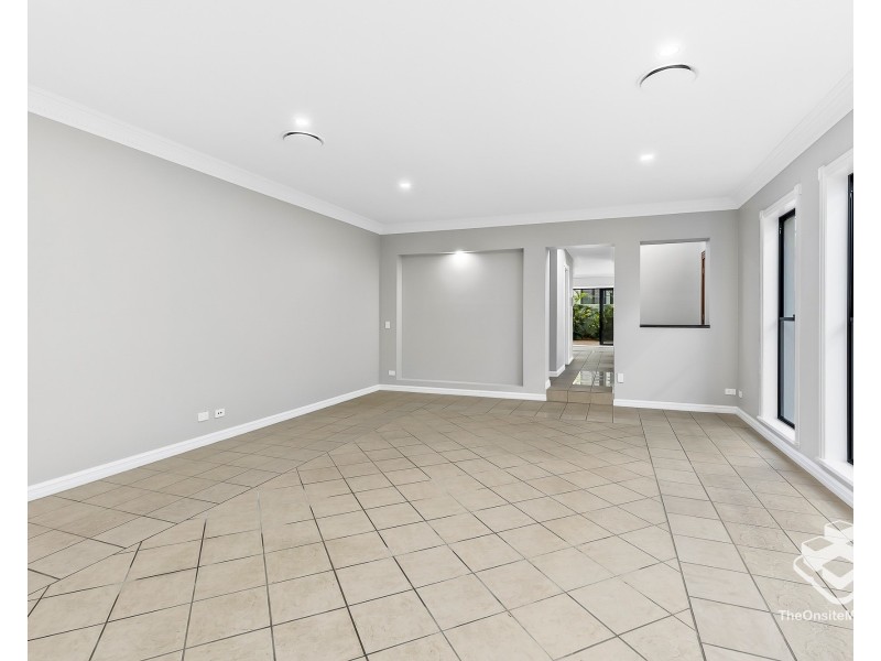 2/49 Cronin Avenue, Main Beach QLD 4217