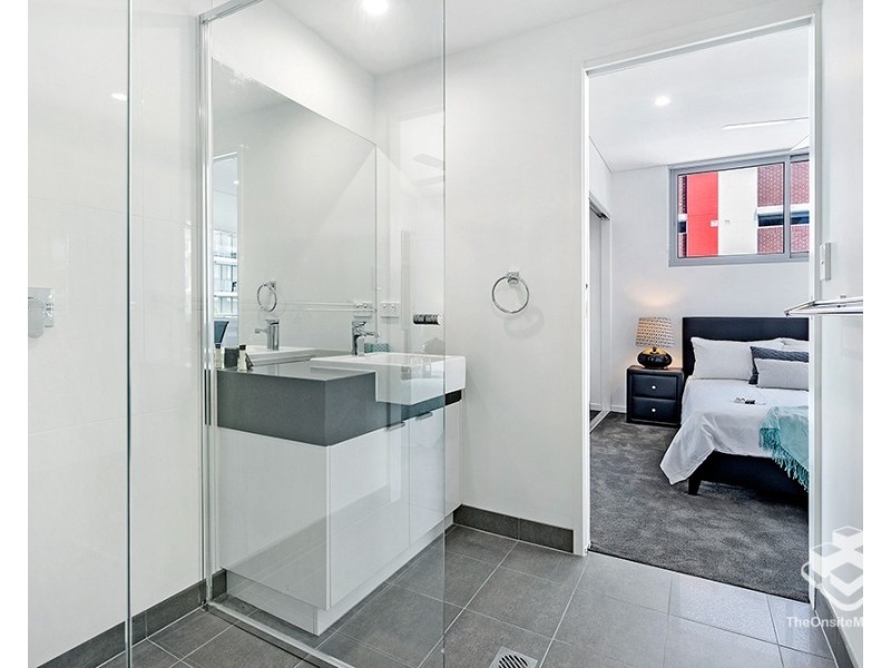 ID:21176893/33 Lakefront Cres, Varsity Lakes QLD 4227