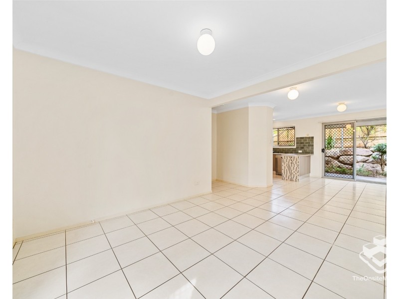 8/2311 Logan Road, Eight Mile Plains QLD 4113