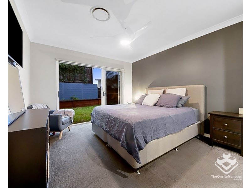 98 Swan Parade, Warner QLD 4500