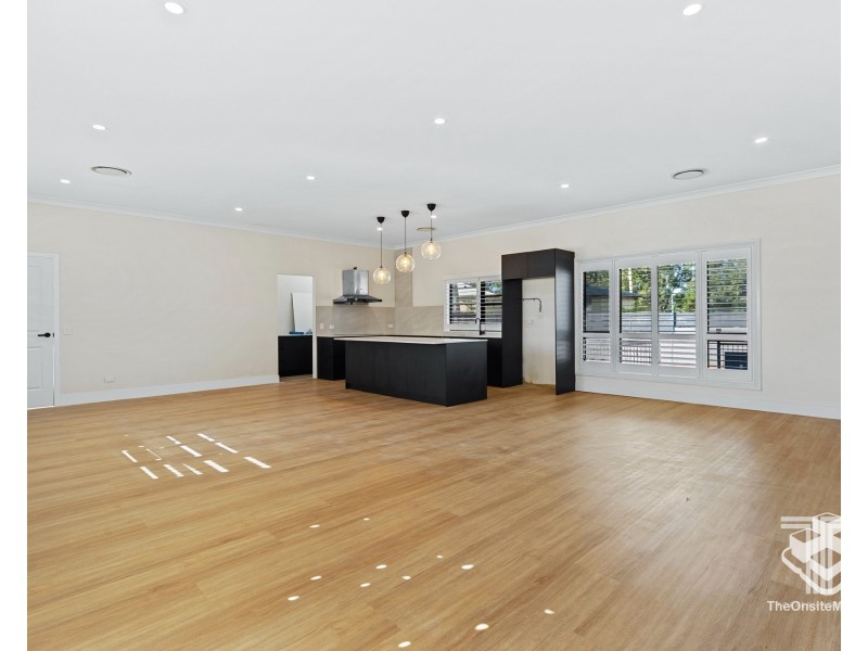2 Reynolds Street, Carindale QLD 4152
