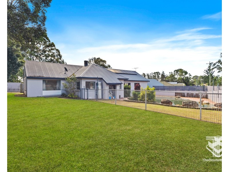 2 Reynolds Street, Carindale QLD 4152