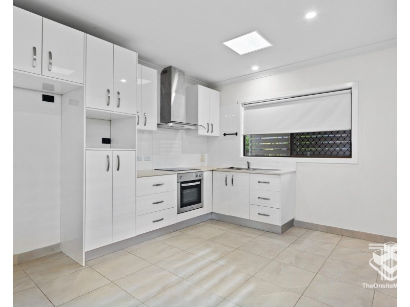 2 Reynolds Street, Carindale QLD 4152