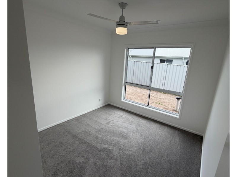 12 Cottee Crt, Urraween QLD 4655
