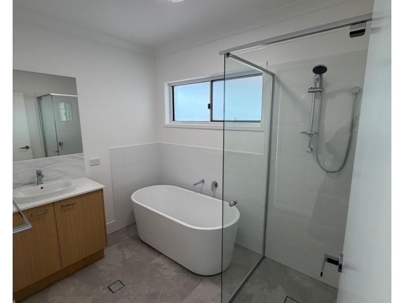 12 Cottee Crt, Urraween QLD 4655