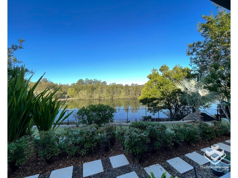 5034 EMERALD ISLAND DRIVE, Carrara QLD 4211