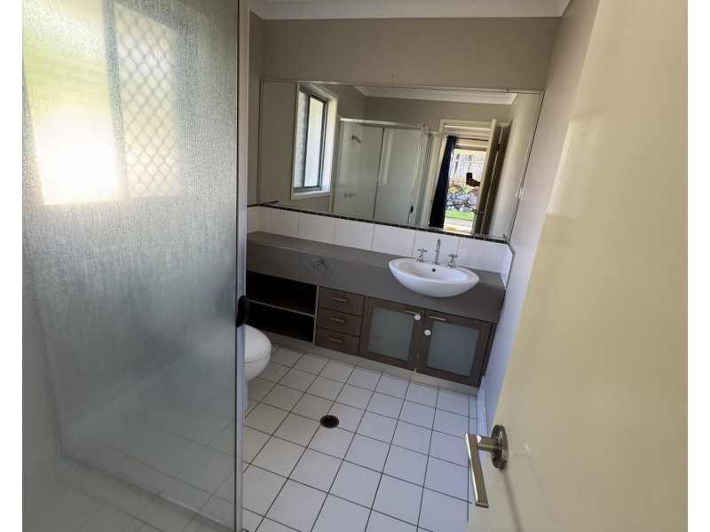 13 Whitsunday Place, Redland Bay QLD 4165